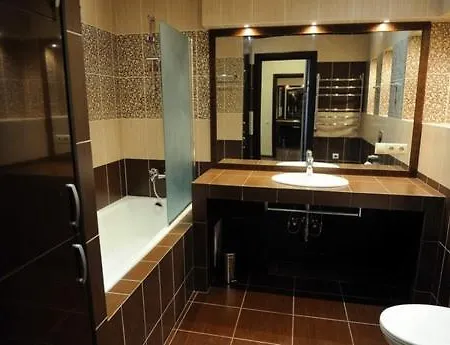 Loft Apartment: Near Station Apartment Odesa